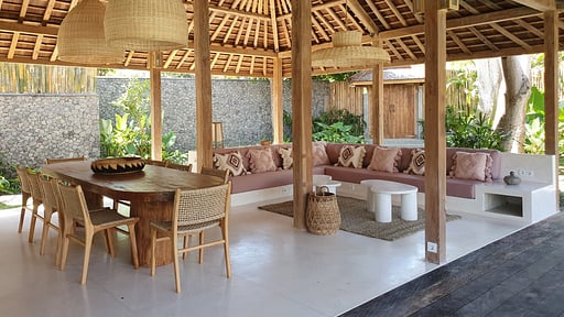 Villa Lunala Dining area
