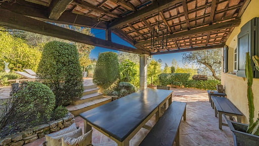 Villa Lunetta Dining area