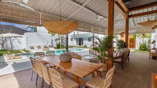 Villa M2 Dining area