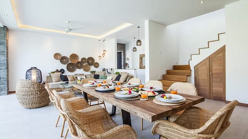 Villa Mabahata Dining area