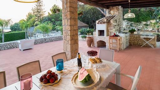 Villa Maddalena BBQ equipment