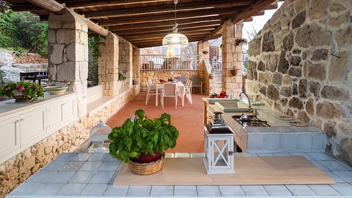 Villa Maddalena BBQ equipment