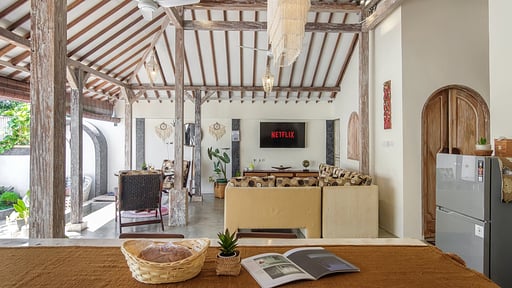 Villa Madeira Joglo Ji Dining area