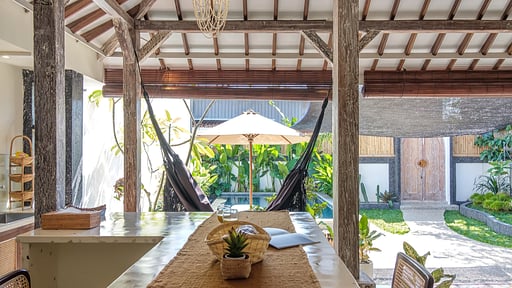 Villa Madeira Joglo Ji Dining area