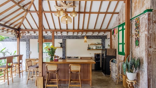 Villa Madeira Joglo Temo Dining area