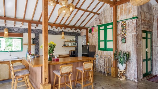 Villa Madeira Joglo Temo Dining area