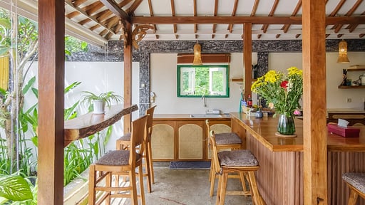 Villa Madeira Joglo Temo Dining area