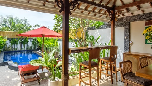 Villa Madeira Joglo Temo Dining area