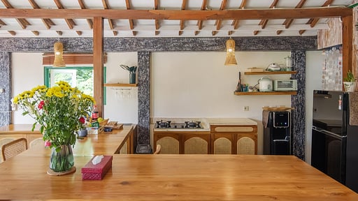 Villa Madeira Joglo Temo Dining area