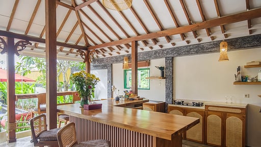 Villa Madeira Joglo Temo Dining area