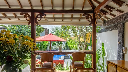Villa Madeira Joglo Temo Dining area