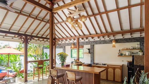 Villa Madeira Joglo Temo Dining area
