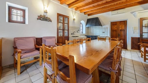 Villa Maestres Dining area 1