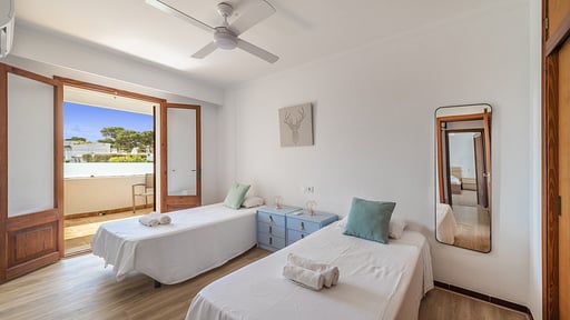 Villa Magraner Bedroom 1