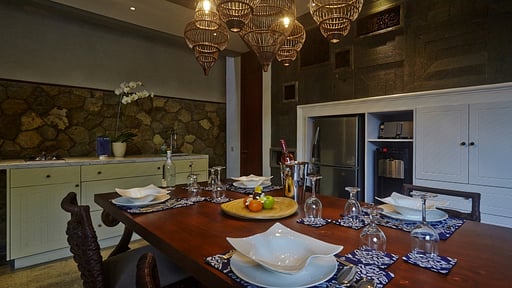 Villa Mahala Hasa Dining area