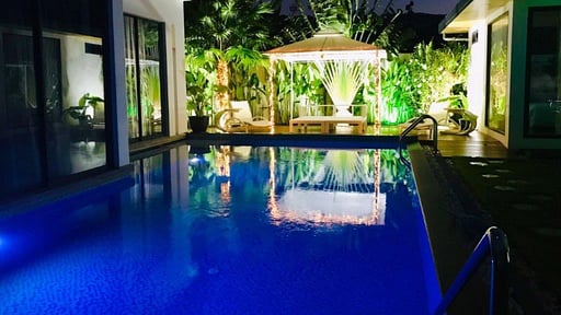 Villa Mai Mee Pan Ha Zwembad