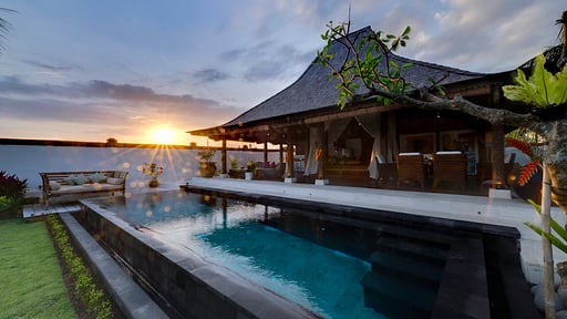 Villa Majapahit Maya Swimming pool 2