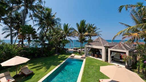 Villa Majapahit Maya Swimming pool 1