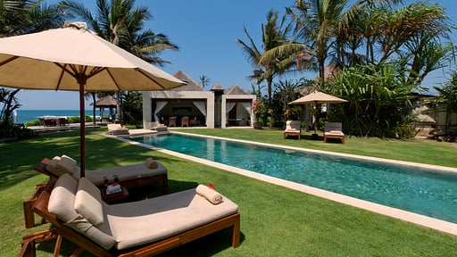 Villa Majapahit Maya Swimming pool 1