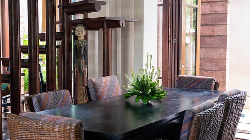 Villa Majapahit Nataraja Dining area