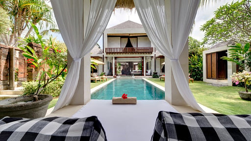 Villa Majapahit Raj Swimming pool