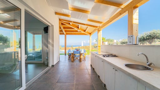 Villa Majestatis Kitchen