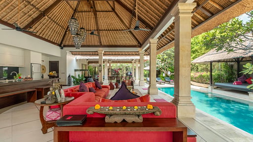 Villa Maju Salon