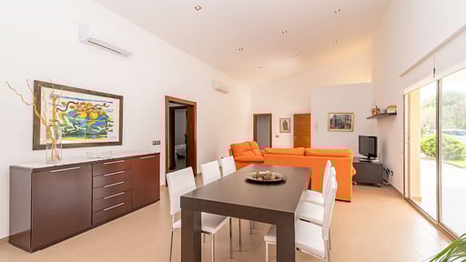 Villa Malagarba dEnmig Обеденная зона