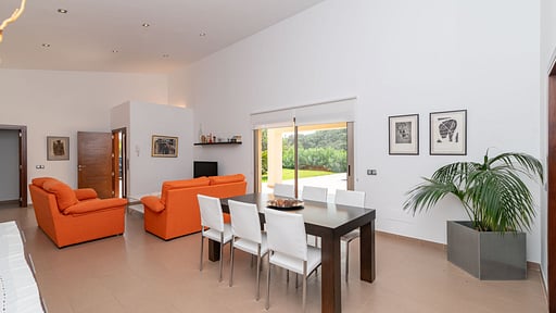 Villa Malagarba dEnmig Обеденная зона