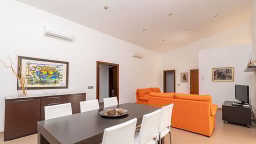 Villa Malagarba dEnmig Обеденная зона