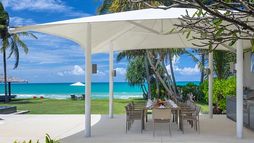 Villa Malee Sai Dining area
