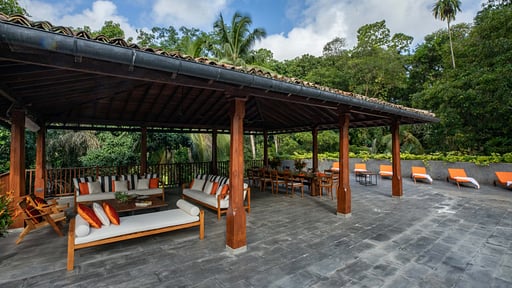 Villa Maliga Kanda Essecke