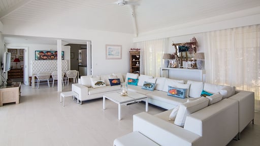 Villa Mango Living room