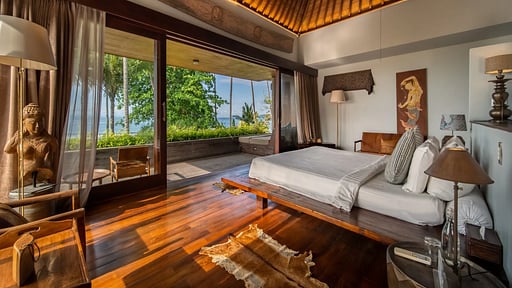 Villa Manis Beachfront Bedroom 1