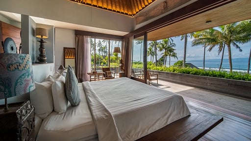 Villa Manis Beachfront Bedroom 1