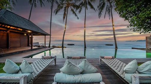 Villa Manis Beachfront Swimming pool