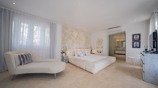 Villa Manis Cantik Bedroom 1