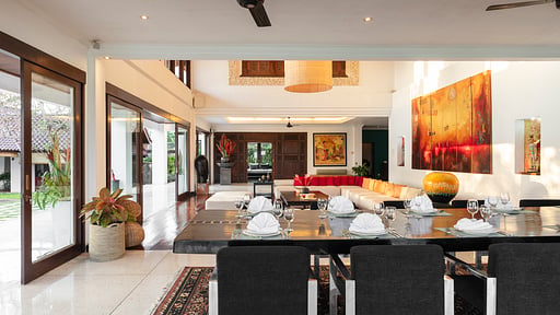 Villa Manis Dining area