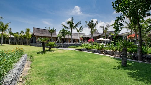 Villa Mannao Jardín