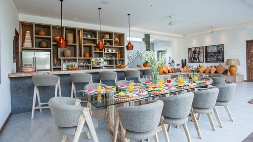 Villa Manprana Dining area