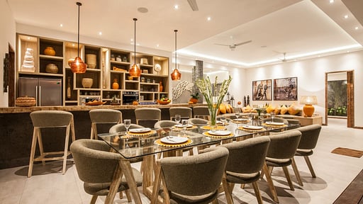 Villa Manprana Dining area