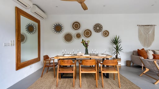 Villa Manusa Dining area