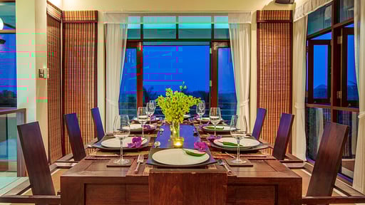 Villa Maphraaw Обеденная зона