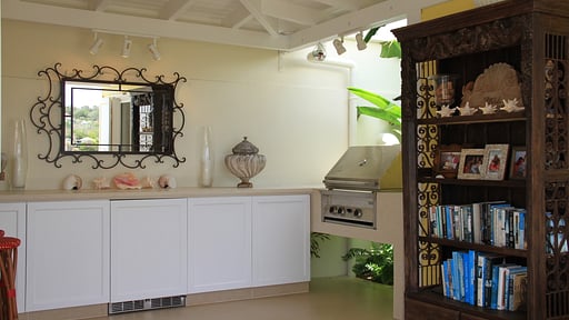 Villa Maracuja BBQ equipment