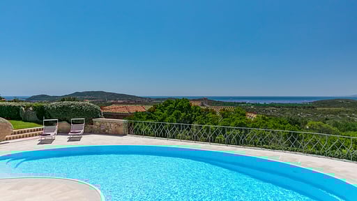 Villa Maratua Zwembad