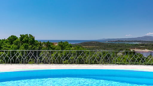 Villa Maratua Zwembad