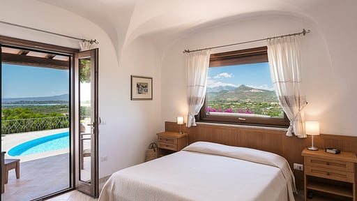 Villa Maratua Slaapkamer 1