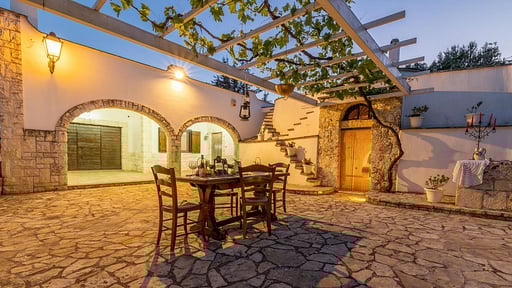 Villa Marea Dining area