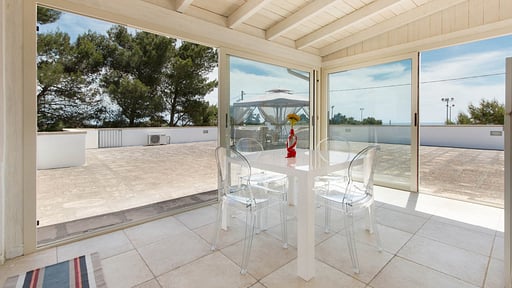 Villa Maria Clara Dining area 2