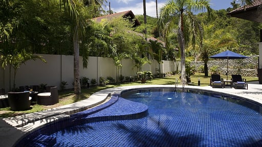 Villa Maria Бассейн